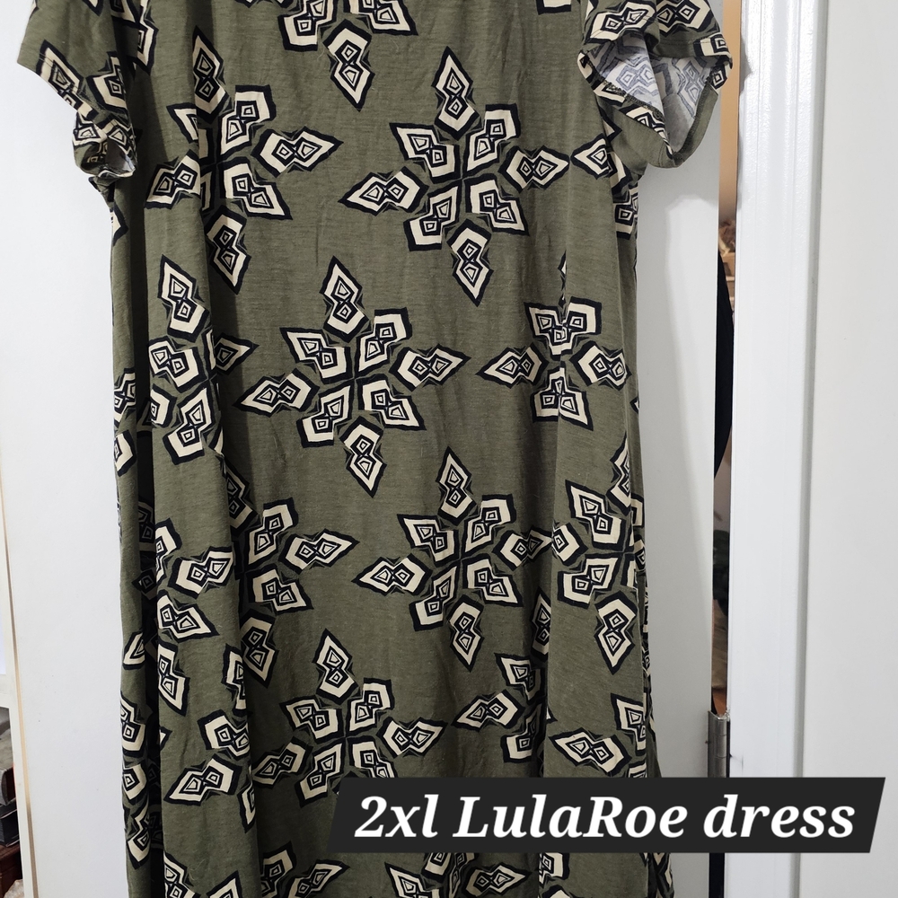 LuLaRoe Green Star Pattern Maxi Dress